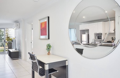 Southport Apartment | Comfort Two Bedroom Apartment in Heart Southport