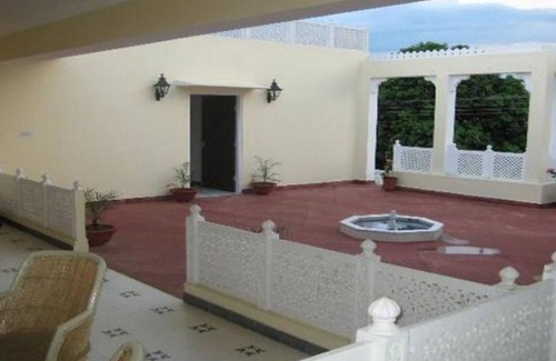 Vaishali Nagar House | Comfort zoned private spacious room