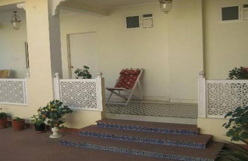 Vaishali Nagar House | Comfort zoned private spacious room
