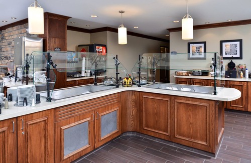 Rochester Condo | Comfortable 1 Bedroom Suite Close to Mayo Clinic! Free Breakfast