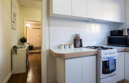 East Victoria Park House | Comfortable 2 Bedroom Home in Trendy Victoria Park