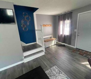 Hibbing Ski Chalet | Comfortable 2 Bedroom Home in Historic Hibbing
