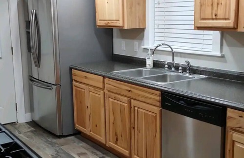 Ava House | Comfortable 2 bedroom house with 4 beds