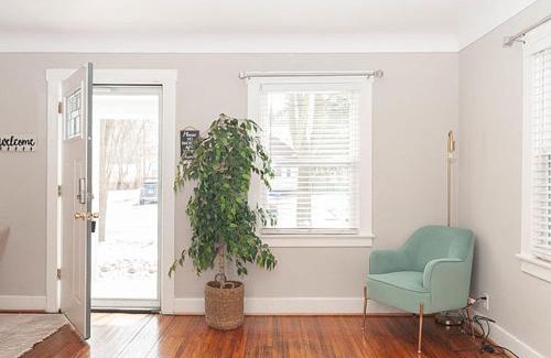 Hazel Park House | Comfortable 2 Bedroom Home in Hazel Park