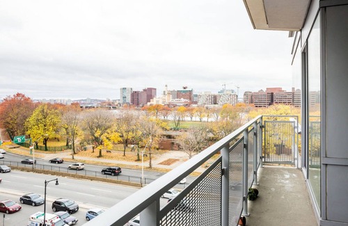 West End Apartment | Comfortable 2BR/2BA by MGH, Ideal for Families, River Walk, Gym, Laundry in Unit