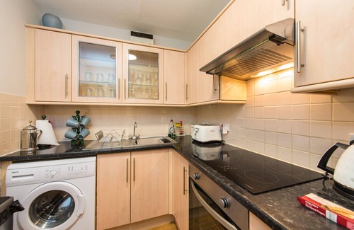 Craiglockhart House | Comfortable 3 bedroom Apartment