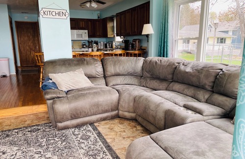 Manitou Beach-Devils Lake House | Comfortable 3-bedroom lake house with AC, WiFi on Devils Lake in Addison, MI.