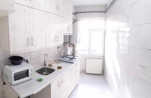 Rasimpasa Apartment | Comfortable 3-bedroom, 1-living room apartment in the city center of Kadıköy