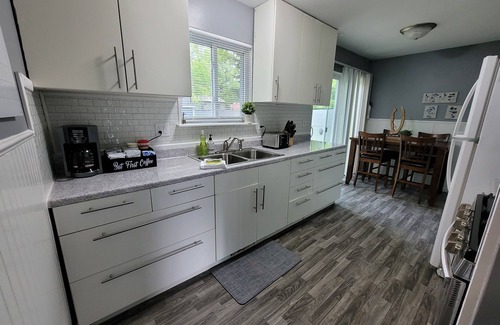 Whittaker House | Comfortable 4 Bedroom/1.5 Bathroom Home