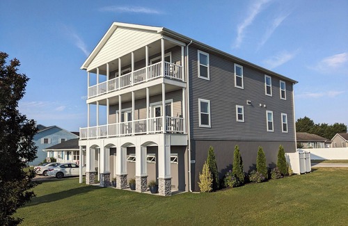 Keen-Wik On the Bay House | Comfortable 5 Bedroom Home near Fenwick Island and Ocean City beaches! Dog friendly, boat ramp nearby!