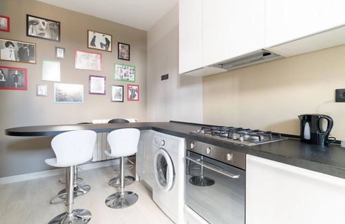 Zona Padova Apartment | Comfortable 70 sqm apartment located on the first floor of a building without a lift. The accommodation can accommodate up to 4 people and is equipped with all comforts.The property is located a few steps from Parco Trotter, a large public park ideal for