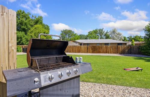 Loveland House | Comfortable Abode Near Historic Downtown
