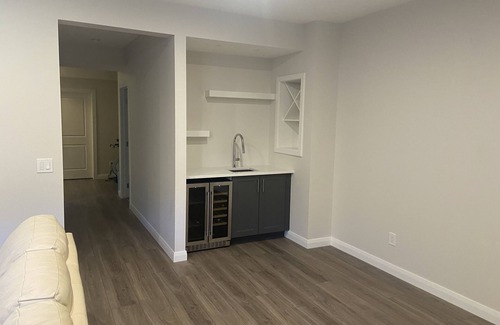 Calgary House | Comfortable and beautiful brand new suite in SW