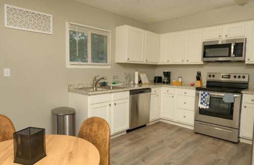 Summit Station House | Comfortable and Calm Stay in Columbus