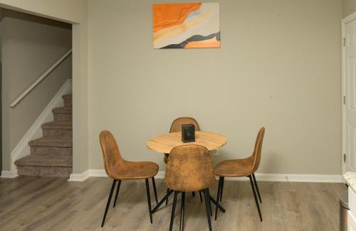 Summit Station House | Comfortable and Calm Stay in Columbus