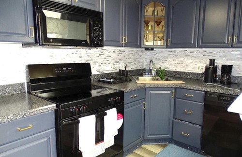 Randolph House | Comfortable and Convenient 3 Bed Home