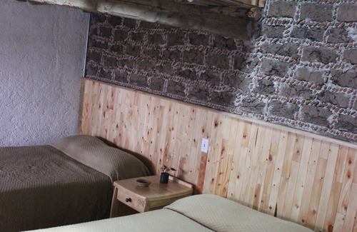 Jocotitlan Hotel | Comfortable and cozy Eucalyptus bedroom 30 min. of Toluca for Holidays.