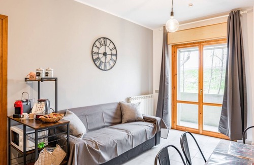 Luni Mare Apartment | Comfortable and modern apartment of about 50 square meters with two balconies, able to accommodate up to 4 people, is located on the 1st floor of a building without a lift. The flat is situated in Luni Mare, in an area full of services, convenient for re