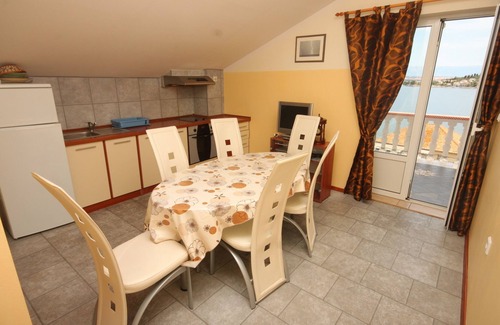 Kali Apartment | Comfortable and spacious apartment with terrace and sea view Kali, Ugljan (A-8234-a)