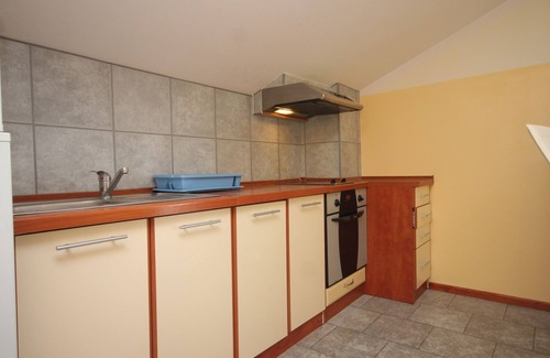 Kali Apartment | Comfortable and spacious apartment with terrace and sea view Kali, Ugljan (A-8234-a)