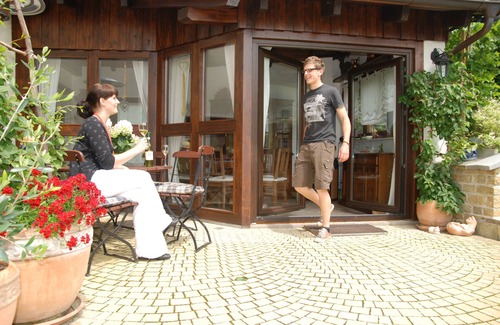 Effelder-Rauenstein Apartment | Comfortable apartment with panoramic views of the mountains and the countryside