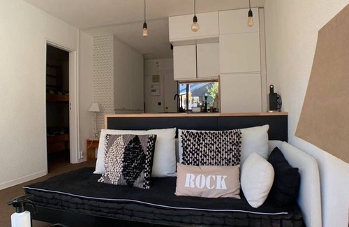 Le Sauze Apartment | Comfortable apartment 6 ppl. southeast facing balcony