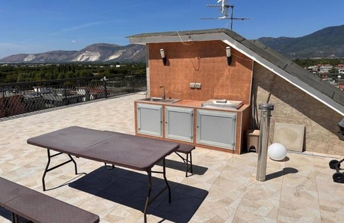 Casamarciano Apartment | Comfortable apartment with kitchen and terrace for groups of friends and families