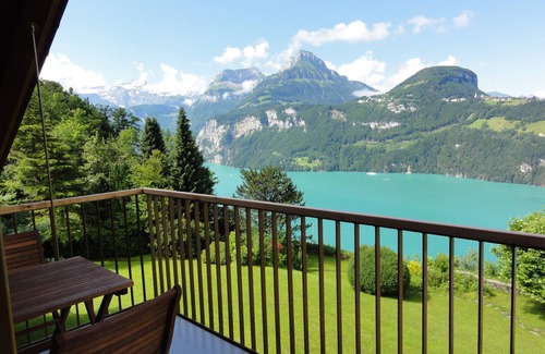 Ruetli Apartment | Comfortable apartment in a unique location directly above Lake Lucerne