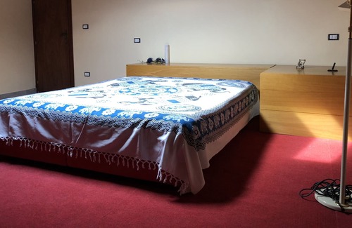 Jelsi House | Comfortable apartment in the center of the village with a magnificent garden for relaxation