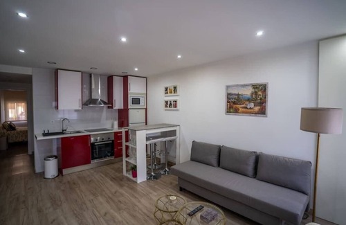 Barajas Apartment | Comfortable apartment near Airport by beBalmy