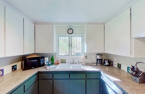 Lake Township House | Comfortable cabin on the Lower Platte with dock, deck, wood stove & fast WiFi