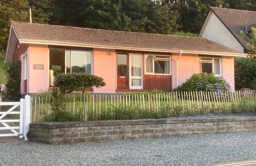 St Brides Cottage | Comfortable coastal cottage 200m from the sea, pub and cafe in delightful Dale.