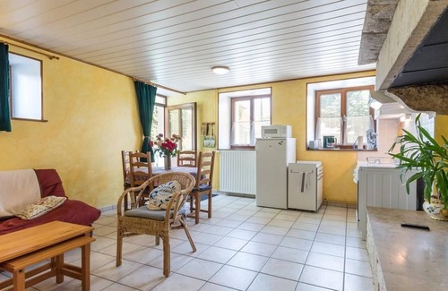Confracourt Cottage | Comfortable Cottage in Confracourt, Saône Valley