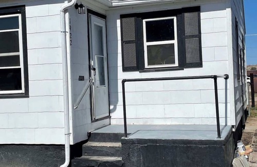 Sidney House | Comfortable Cozy 1 Bed/1 Bath, Awesome Location!