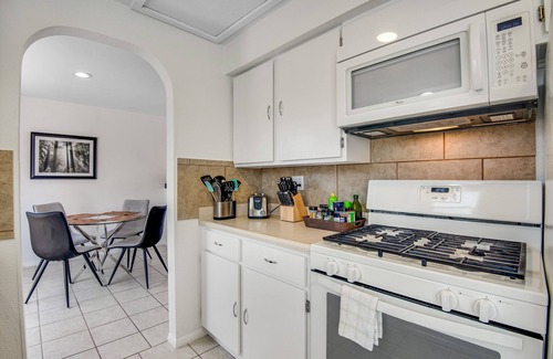 Northeast Colorado Springs House | Comfortable duplex with enclosed back yard, WiFi, firepit, & great location