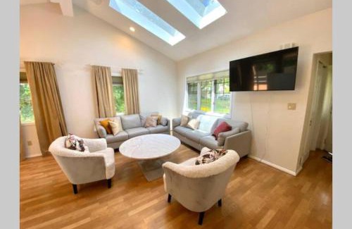 Port Washington House | Comfortable Entire House for rent 4 bed 3 baths