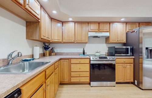 West Yarmouth House | Comfortable family getaway near the beach with patio, grill, WiFi and AC
