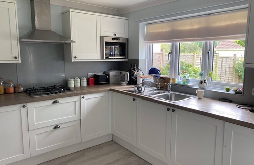 Street House | Comfortable Family Home Adjacent to Millfield School and Near Clarks Village