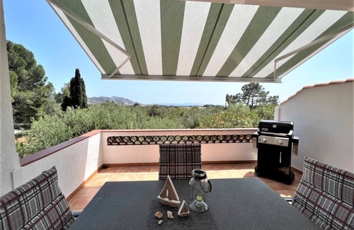 El Mas Bosca Apartment | Comfortable flat up to 4 people, internet, air conditioning, sea view