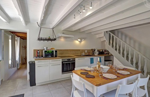 Belmont-de-la-Loire Cottage | Comfortable cottages with pool, pets welcome, fireplace, garden