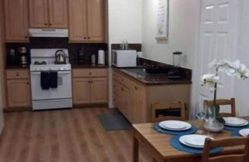 Rialto House | Comfortable getaway 3 bedroom with free Wi-Fi.