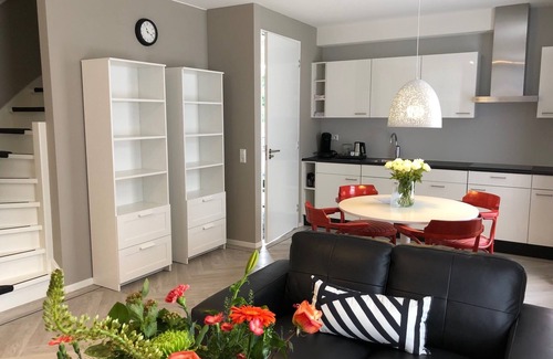 Municipality of Zeist House | Comfortable Getaway with On-site Dining, Free Parking, and a Quiet Escape