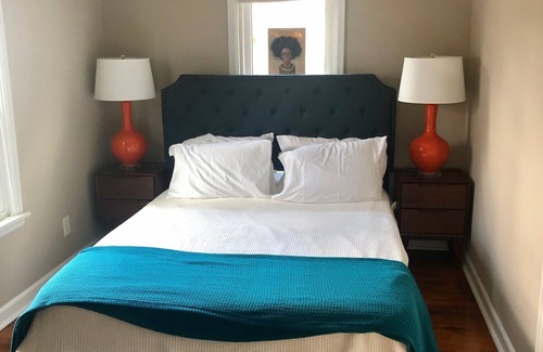 Columbia House | Comfortable, green, stylish, walkable 1940s cottage