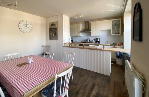 Montanel House | Comfortable Historic GITE for 14 persons - HotTub/Use of Tennis Court opposite