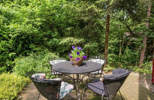 Municipality of Dalfsen House | Comfortable holiday home in a wooded area