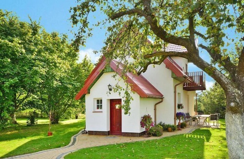 Slawno House | Comfortable holiday home with a garden, Noskowo