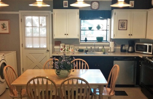 Al Tahoe House | COMFORTABLE HOME NEAR THE LAKE AND SKIING