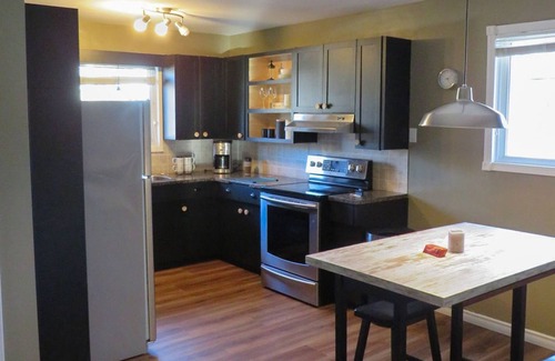 East Kildonan Apartment | Comfortable "home away from home" - 1BR APT