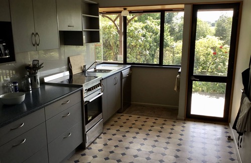 Arundel House | Comfortable house in stunning gardens