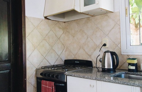 Chacras de Coria House | Comfortable house with swimming pool and garden in warehouse area